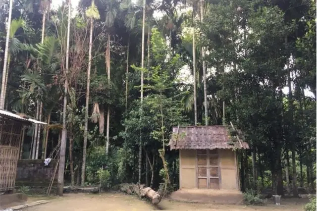 పిల్లలతో సెంట్రల్ జైలు వెళ్లిన జుతికా