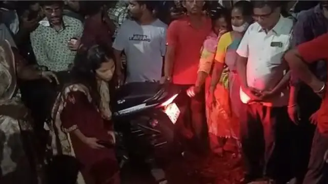 హత్య జరిగిన చోట రోదిస్తున్న ఆశ్రిన్