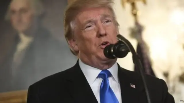 डोनल्ड ट्रंप