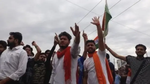 कठुआ अभियुक्तों के पक्ष में निकाली गई थी तिरंगा यात्रा