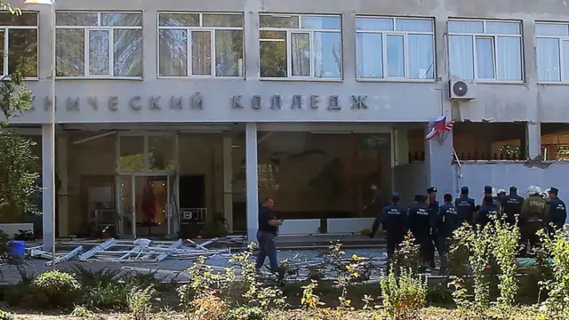 Fachada de uno de los edificios de al Escuela Politécnica de Kerch