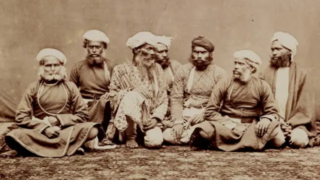 પેશાવરમાં 1860ના દાયકમાં લેવાયેલી ઠગોની ટોળકીની એક તસવીર