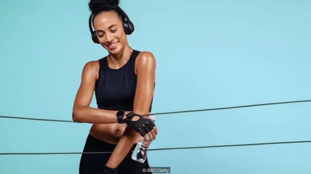 Kita tidak terlalu memikirkannya, tetapi terlalu banyak mengonsumsi cairan dapat berbahaya bagi tubuh