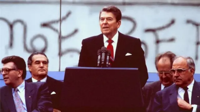 Ronald Reagan faz discurso