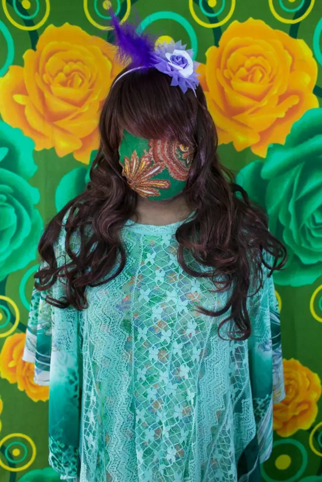 হাবিবা নওরোজের আলোকচিত্র 'কনসিলড' সিরিজের একটি ছবি