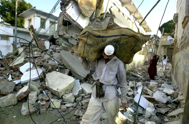 લાખો લોકો બેઘર થયા હતા