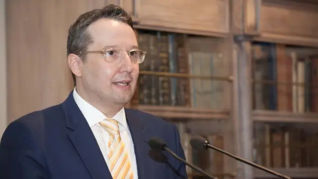 Analista griego Aritóteles Tsiampiris.