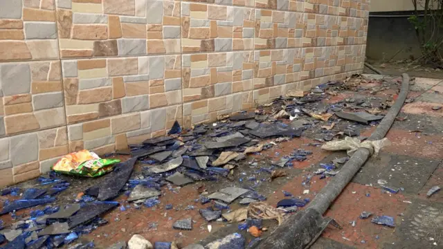 নানুয়াদীঘির চারপাশে যে অস্থায়ী মণ্ডপে পূজা হচ্ছিল এবছর হামলা চালিয়ে সেই মণ্ডপ ভেঙে দেয়া হয়েছে