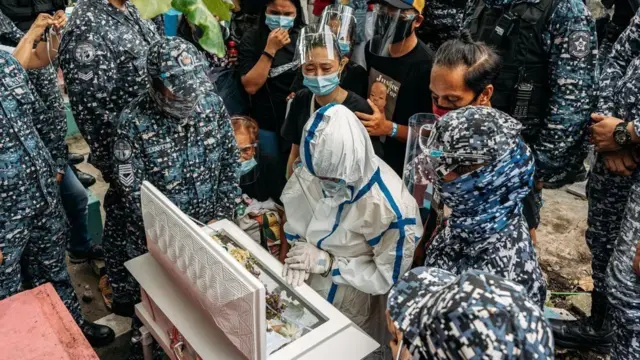 ගෙවී යන වසරේ ලෝකය