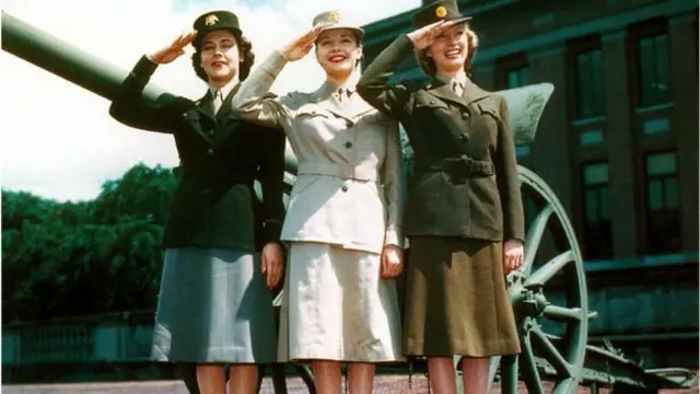 လွန်ခဲ့တဲ့ ငါးနှစ်ကတည်းက အမေရိကန်စစ်တပ်အတွင်းက ရာထူးမှန်သမျှကို အမျိုးသမီးတွေကိုပါ လျှောက်ခွင့်ပေးထား