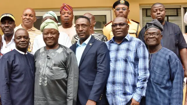 Ndị ọnụ na-eru n'okwu gbasara njem okporoụzọ na Legọs steeti