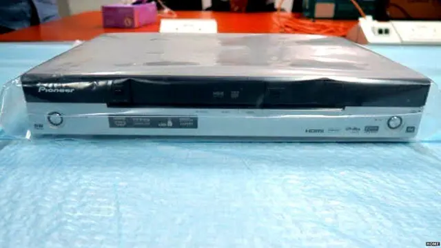 પારતીએ કોર્ટને જણાવ્યું કે પરિવારે ડીવીડી પ્લેયર ખરાબ થઈ જતા તેને ફેંકી દીધું હતું