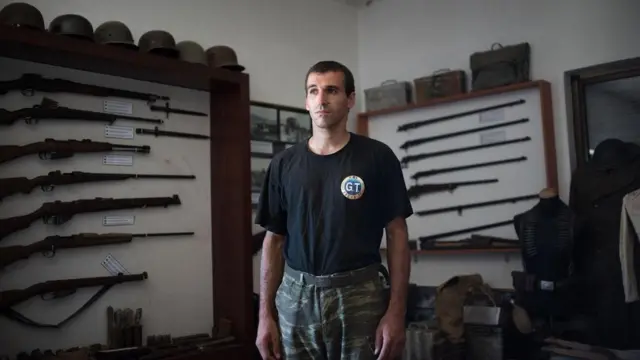 يقول تريباليتاكيس: "أدركت أن هذه الأشياء ينبغي أن يحافظ عليها من الضياع، لأنه مع مرور الزمن تتعرض للتلف والإهمال"