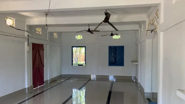 मस्जिद के अंदर की तस्वीर