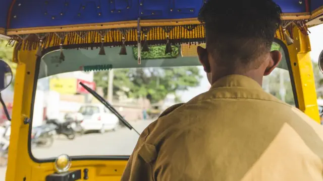 ஓட்டுநா் உரிமம், வாகன பதிவுச் சான்றிதழ் காலவதியாகும் நாள் டிசம்பா் 31 வரை நீட்டிப்பு