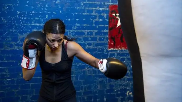 Ruqsana Begum boxing