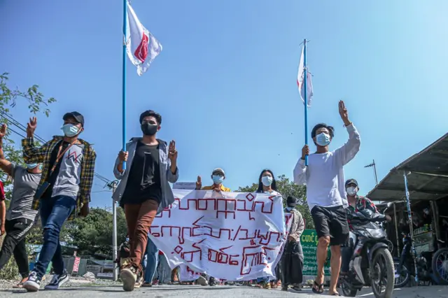 ၂၂၂၂၂ နေ့ သုံးလပြည့် မေလ ၂၂ ရက် မန္တလေးမြို့က ဆန္ဒပြပွဲ