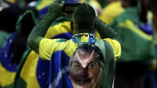 Apoiadorjogo de aviao na bet365Bolsonaro da formalização da candidatura delejogo de aviao na bet3652022