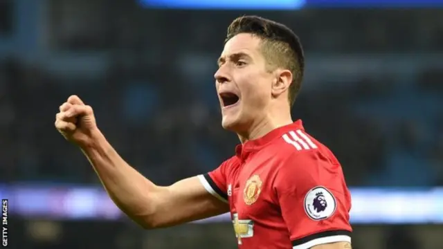 Paris Saint-Germain imefikia makubaliano na mchezaji wa safiu ya kati wa Manchester United Muhispania Ander Herrera