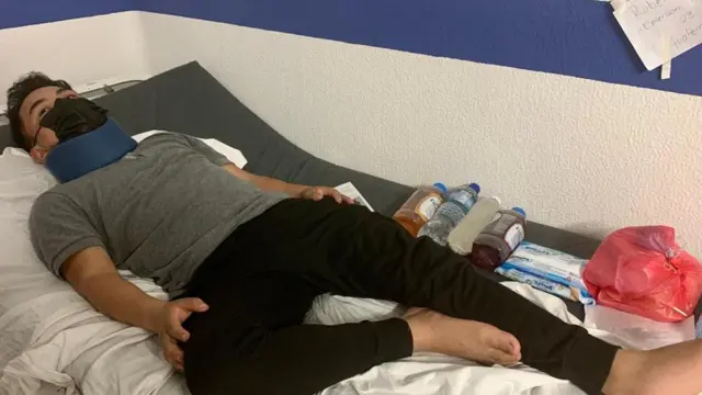 Emerson Morales, uno de los heridos que es atendido en la clínica de Cruz Roja