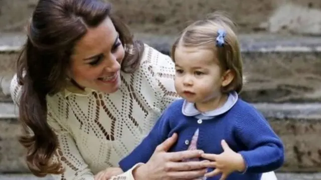 الأميرة البريطانية تشارلوت تُكمل عامها الثاني