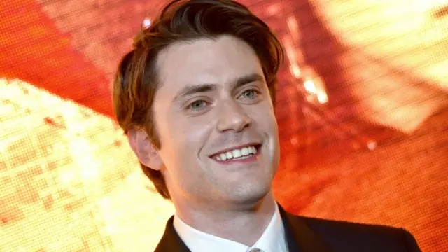 Отправной точкой для идеи "Охотников" для автора сценария Дэвида Вайля стала собственная семейная ситуация - как и у главного героя фильма Джоны его бабушка пережила Освенцим