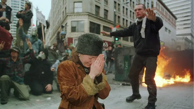 Seattle'daki protestolarda polis ve göstericiler çatışmış, çok sayıda kişi gözaltına alınmıştı