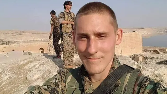 イスラム処刑 シリアの英国人民兵、ISの捕虜避けようと自殺か - BBCニュース