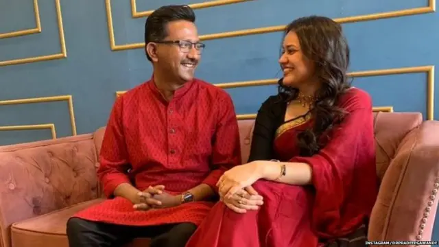 टीना डाबी अपने मंगेतर प्रदीप गवांडे के साथ