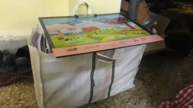 पुण्यात स्पर्धा परीक्षेची तयारी करणारे विद्यार्थी गावाकडे परतले आहेत.