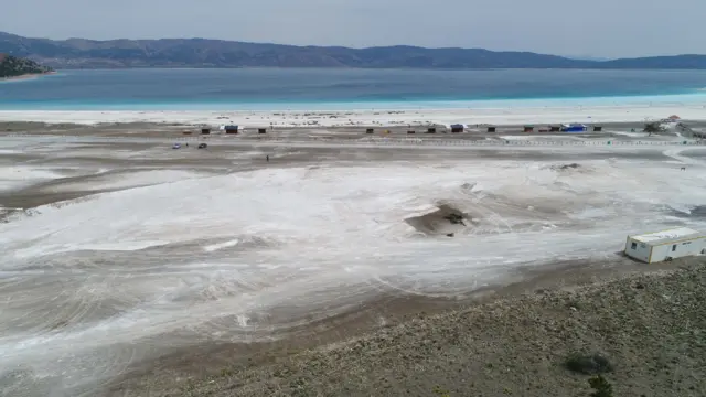 salda gölünde tahribat