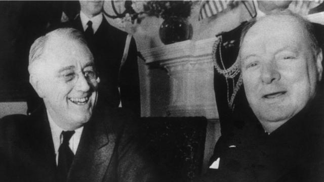 1941年12月，丘吉尔（右）和罗斯福总统在白宫。