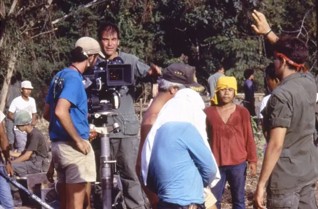 Оливер Стоун на съемках фильма "Взвод"