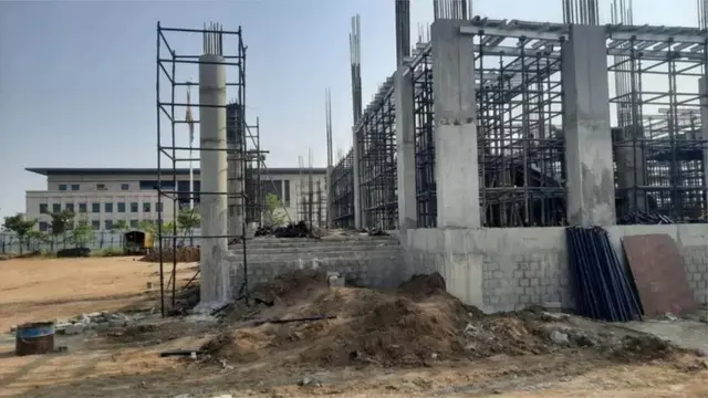 నిర్మాణపనులు జరుగుతున్న ఏపీ హైకోర్టు అదనపు భవనాలు.