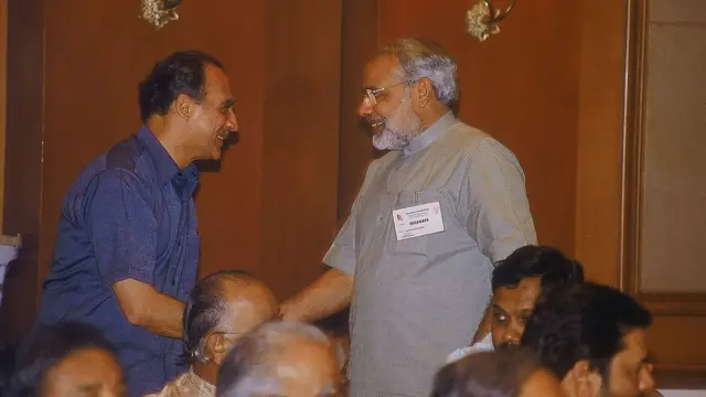 नरेंद्र मोदी और अरुण शौरी