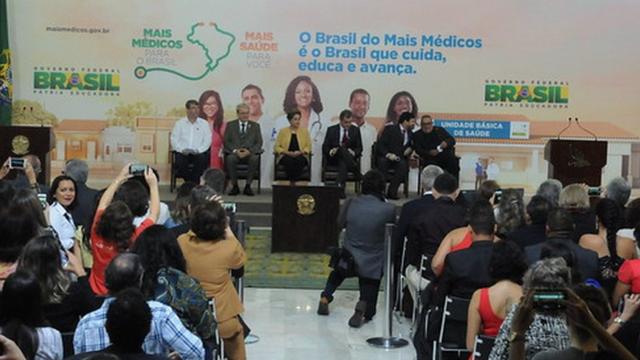 Dilma em cerimônia do Mais Médicos