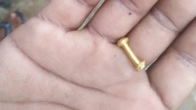 తీరంలో బంగారం వేట