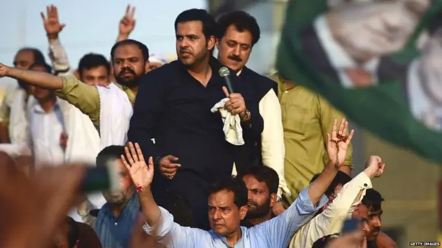 ਨਵਾਜ਼ ਸ਼ਰੀਫ ਦੀ ਪਾਰਟੀ ਵੱਲੋਂ ਤਾਕਤਵਰ ਸੰਸਥਾਵਾਂ ਉੱਤੇ ਧੱਕੇਸ਼ਾਹੀ ਕਰਨ ਦੇ ਇਲਜ਼ਾਮ ਲਾਏ ਗਏ ਹਨ