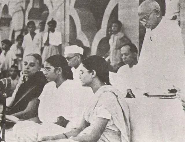 దిల్లీలోని బిర్లా హౌస్ వద్ద గాంధీ ప్రార్థనా కార్యక్రమం