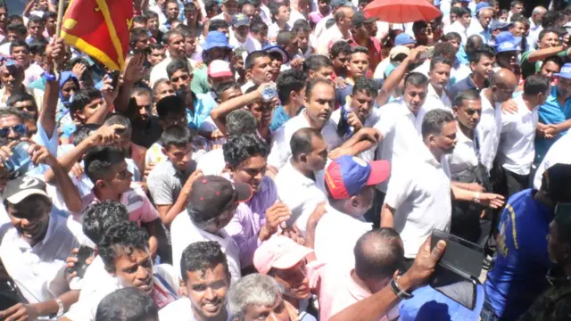 මාධ්‍යයට අදහස් දක්වමින් සංවිධායකයින් පැවසුවේ කුමන බාධක පැමිණියත් අගෝස්තු මස පළමු වැනිදා වනවිට ලක්ෂ සංඛ්‍යාත ජනතාවක් සමග කොළඹ නගරයට පැමිණෙන බවයි.