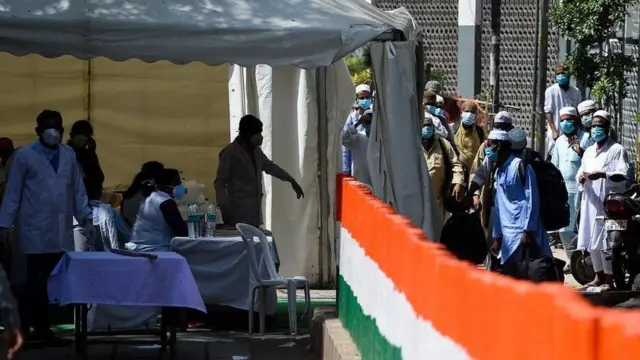 తబ్లీగీ జమాత్ సభ్యులు కరోనావైరస్ బారిన పడ్డ తర్వాత ముస్లింలను నిందిస్తూ వదంతులు పెరిగాయి