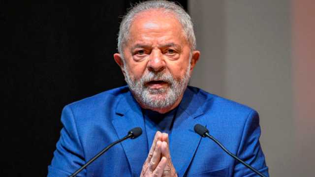 Lula discursa