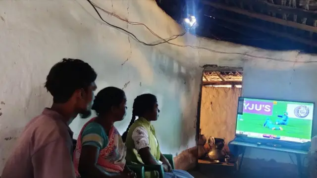 आशाकिरण बारला के घर में जब टीवी आया