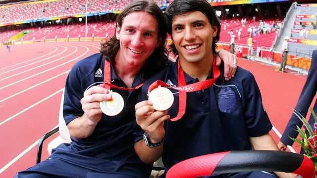 Lionel Messi junto a Sergio Agüero en Pekín.
