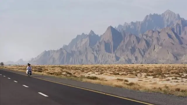 હાલનો ધોરીમાર્ગ વ્યાપકપણે એ જ માર્ગ મનાય છે જે મહાન સિકંદરે પસંદ કર્યો હતો