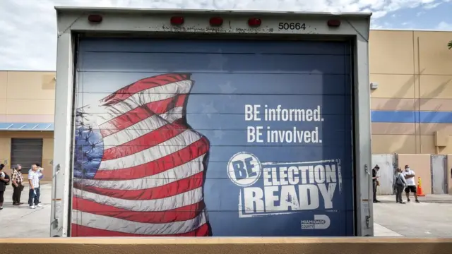 ป้ายเตือนให้ประชาชนเตรียมเลือกตั้ง