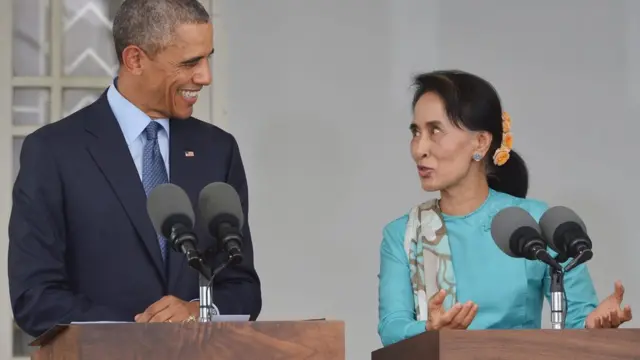 အိုဘားမားဟာ မြန်မာပြည်လာတိုင်း ဒေါ်အောင်ဆန်းစုကြည်ရဲ့ရန်ကုန်နေအိမ်မှာပူးတွဲသတင်းစာရှင်းလင်းပွဲလုပ်ခဲ့ပါတယ်။