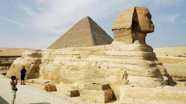 Le sphinx sur le plateau de Gizeh