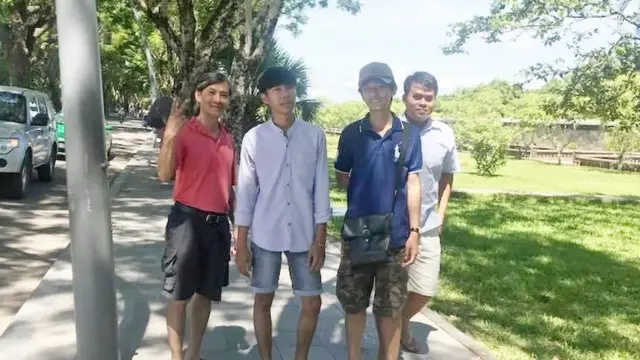Từ trái: Ông Michael Phương Minh Nguyễn, Trần Long Phi, Huỳnh Đức Thanh Bình và Thomas Quốc Bảo. Hình do nhà hoạt động Lê Mỹ Hạnh chụp tại Huế hôm 5/7.Bản quyền hình ảnhLÊ MỸ HẠNH/FACEBOOK