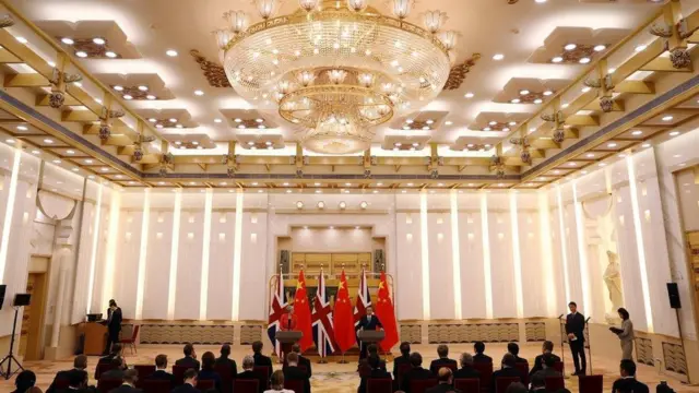 Lễ đón bà Theresa May